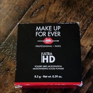Makeup Forever Ultra HD Loose Powder - Black and Red